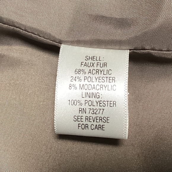 Elle lined faux fur zip up vest - Picture 5 of 6